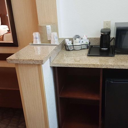 Best Western San Dimas Hotel & Suites Exterior photo