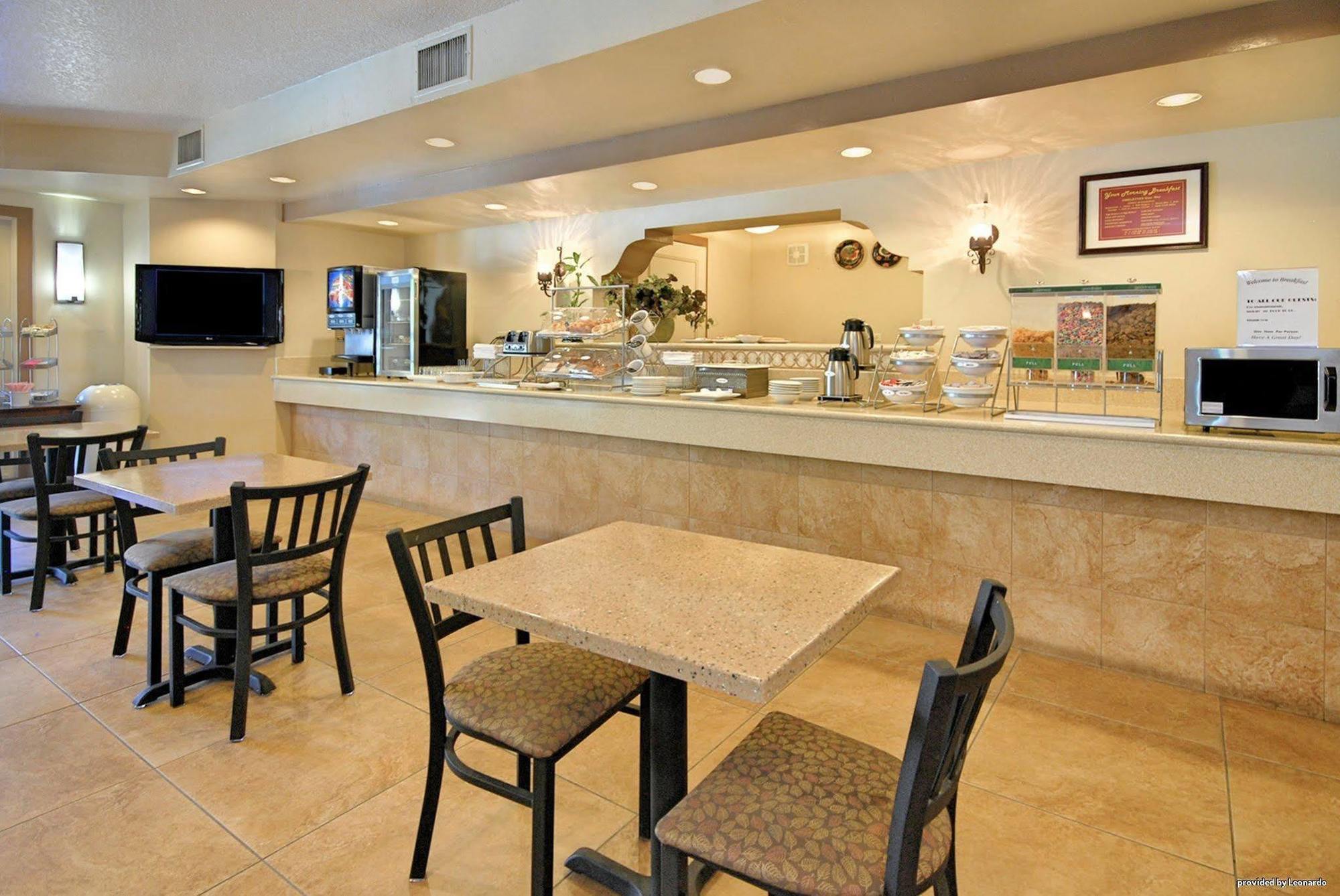 Best Western San Dimas Hotel & Suites Exterior photo