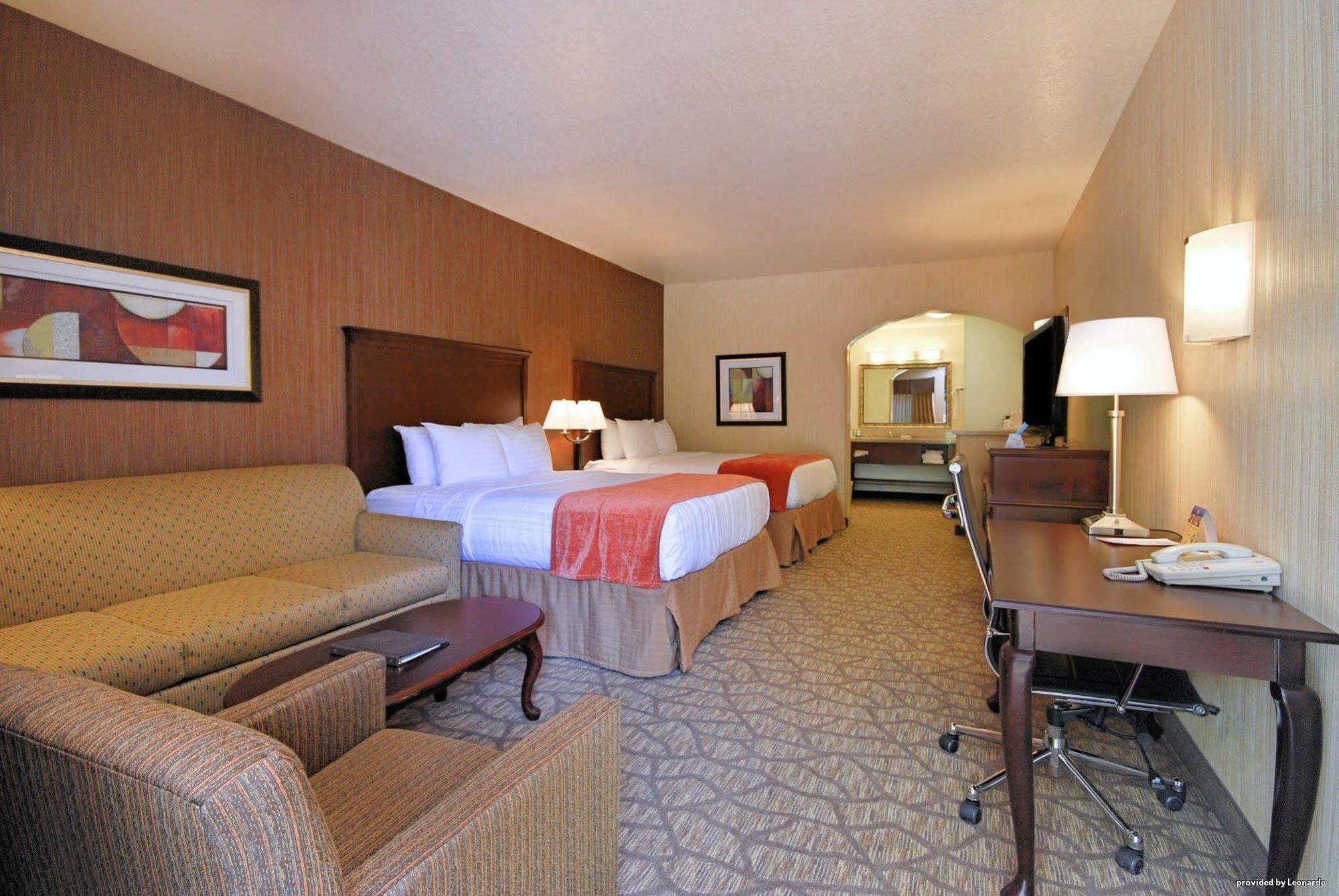 Best Western San Dimas Hotel & Suites Exterior photo