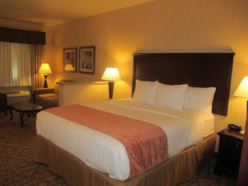 Best Western San Dimas Hotel & Suites Exterior photo
