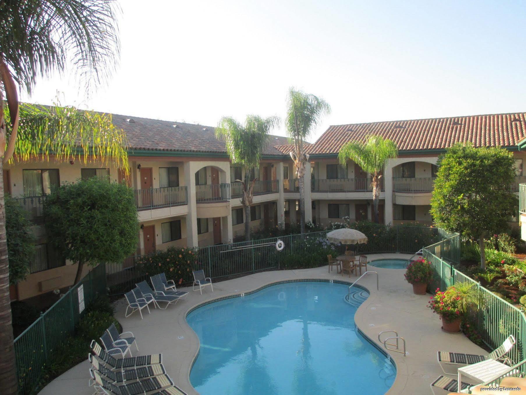 Best Western San Dimas Hotel & Suites Exterior photo