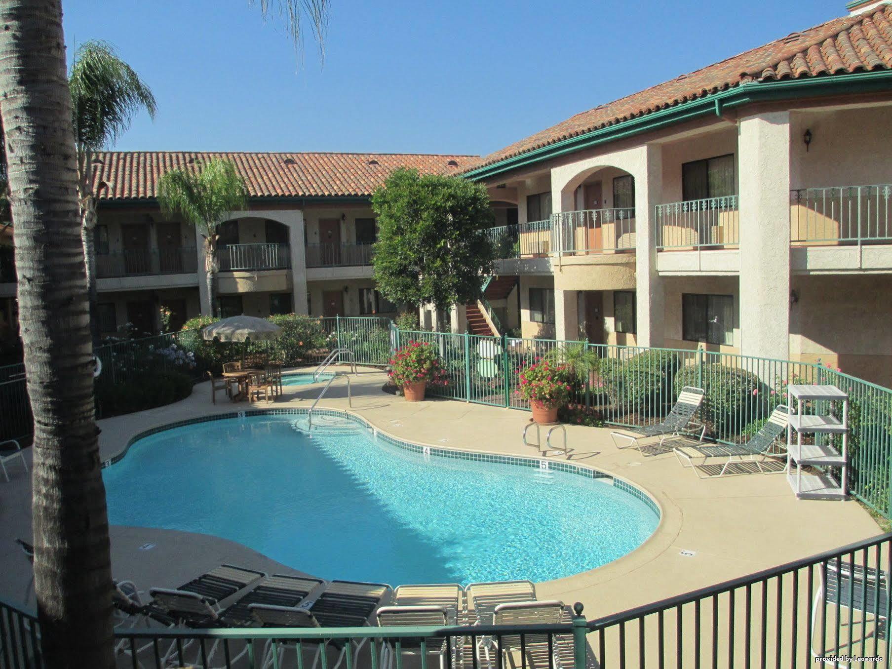 Best Western San Dimas Hotel & Suites Exterior photo